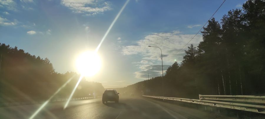 Автомобили на трассе Автомобили на трассе