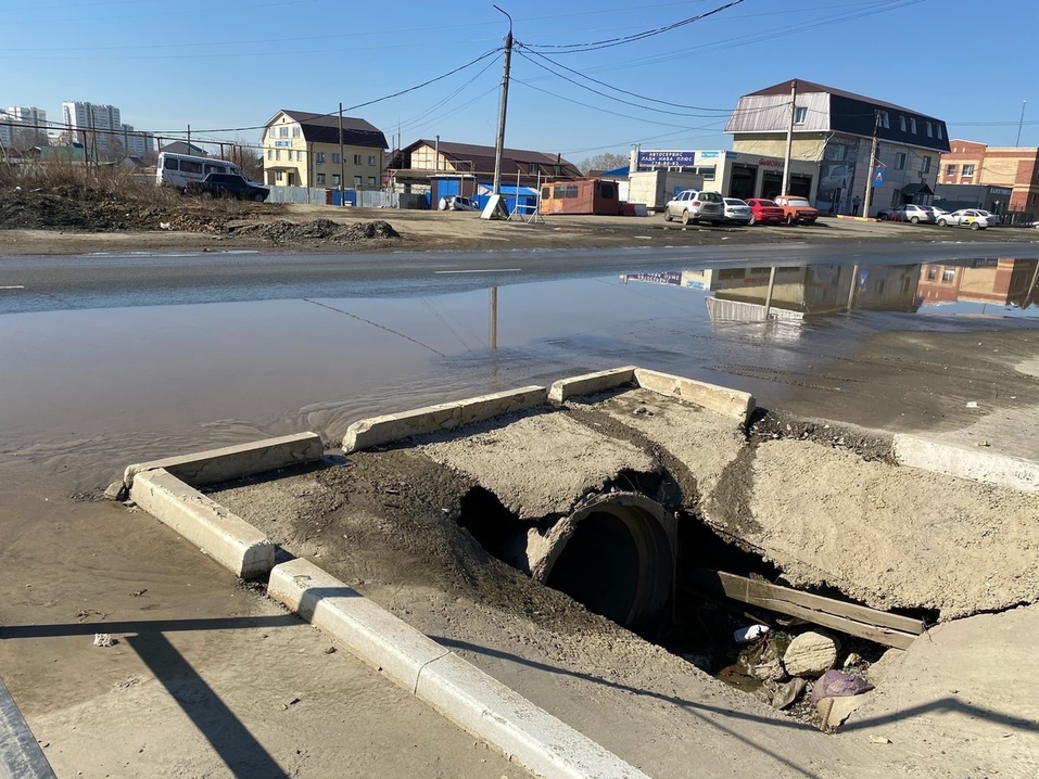 Широкие трещины и серьезные дефекты на годовалых дорогах: подрядчикам вынесены предписания 1 Широкие трещины и серьезные дефекты на годовалых дорогах: подрядчикам вынесены предписания 1