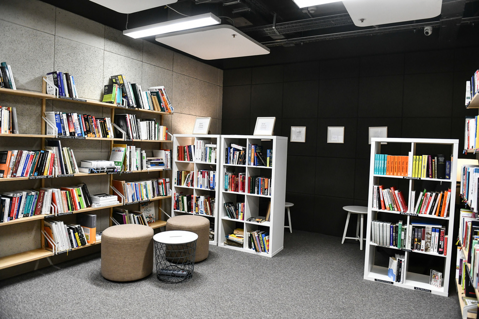 «Будет еще круче, чем у нас сейчас». Фоторепортаж из передового IT-офиса на Широкой Речке 1 «Будет еще круче, чем у нас сейчас». Фоторепортаж из передового IT-офиса на Широкой Речке 1