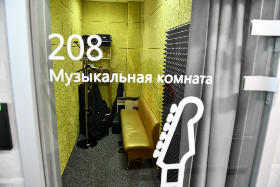 «Будет еще круче, чем у нас сейчас». Фоторепортаж из передового IT-офиса на Широкой Речке 6 «Будет еще круче, чем у нас сейчас». Фоторепортаж из передового IT-офиса на Широкой Речке 6