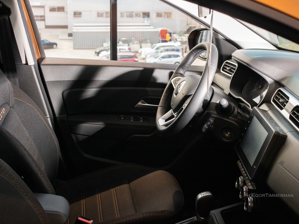 Renault Россия запустила в Новосибирске дилерский центр в новой концепции 5 Renault Россия запустила в Новосибирске дилерский центр в новой концепции 5