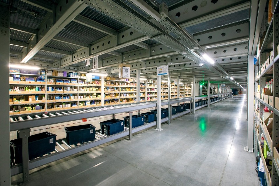 Ozon открыл крупнейший логистический хаб в Сибири и инвестирует в регион 3,5 млрд руб.  1 Ozon открыл крупнейший логистический хаб в Сибири и инвестирует в регион 3,5 млрд руб.  1