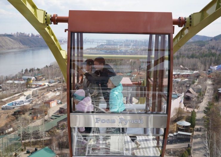 Мэр Красноярска затестировал новое колесо обозрение 1 Мэр Красноярска затестировал новое колесо обозрение 1