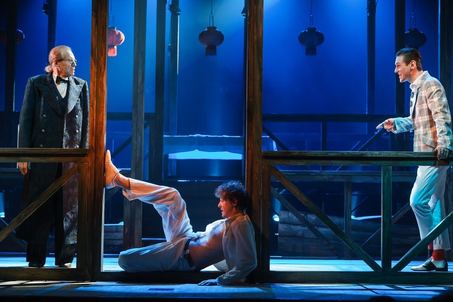 Все по Чехову: в театре Пушкина поставили спектакль «Без названия» о любви и деньгах 2 Все по Чехову: в театре Пушкина поставили спектакль «Без названия» о любви и деньгах 2