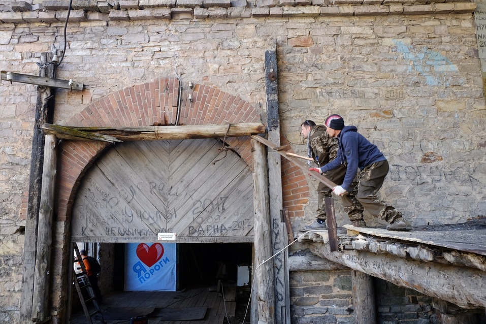 Борьба «Тома Сойера» с ветряными мельницами: опыт челябинских волонтеров-реставраторов 7 Борьба «Тома Сойера» с ветряными мельницами: опыт челябинских волонтеров-реставраторов 7