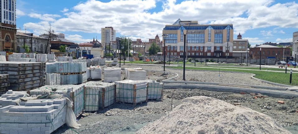 Успеть за три месяца: набережная реки Миасс напротив цирка все еще готова лишь наполовину 4 Успеть за три месяца: набережная реки Миасс напротив цирка все еще готова лишь наполовину 4
