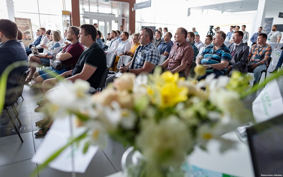 Для бизнеса и соцсферы: Челябинску представили коммерческий транспорт LADA 10 Для бизнеса и соцсферы: Челябинску представили коммерческий транспорт LADA 10