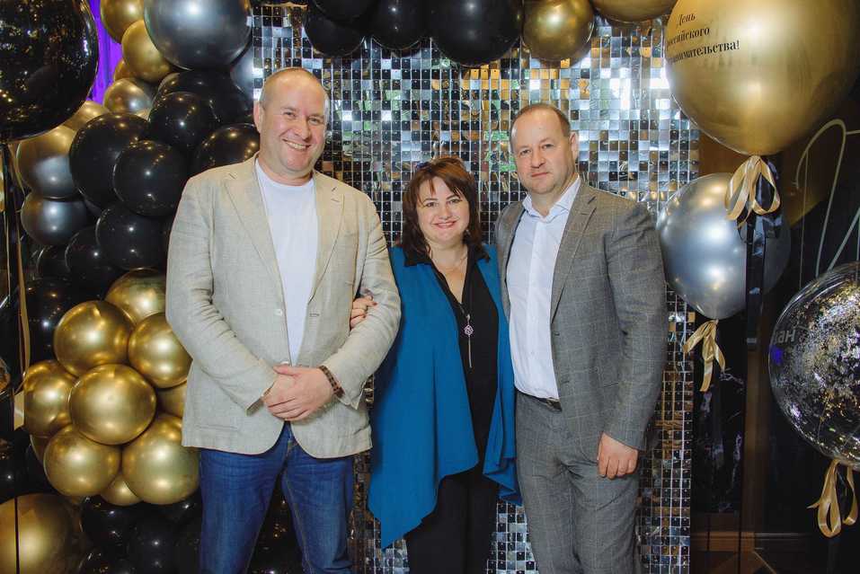 НБД-Банк поздравил клиентов с Днем российского предпринимательства 13 НБД-Банк поздравил клиентов с Днем российского предпринимательства 13