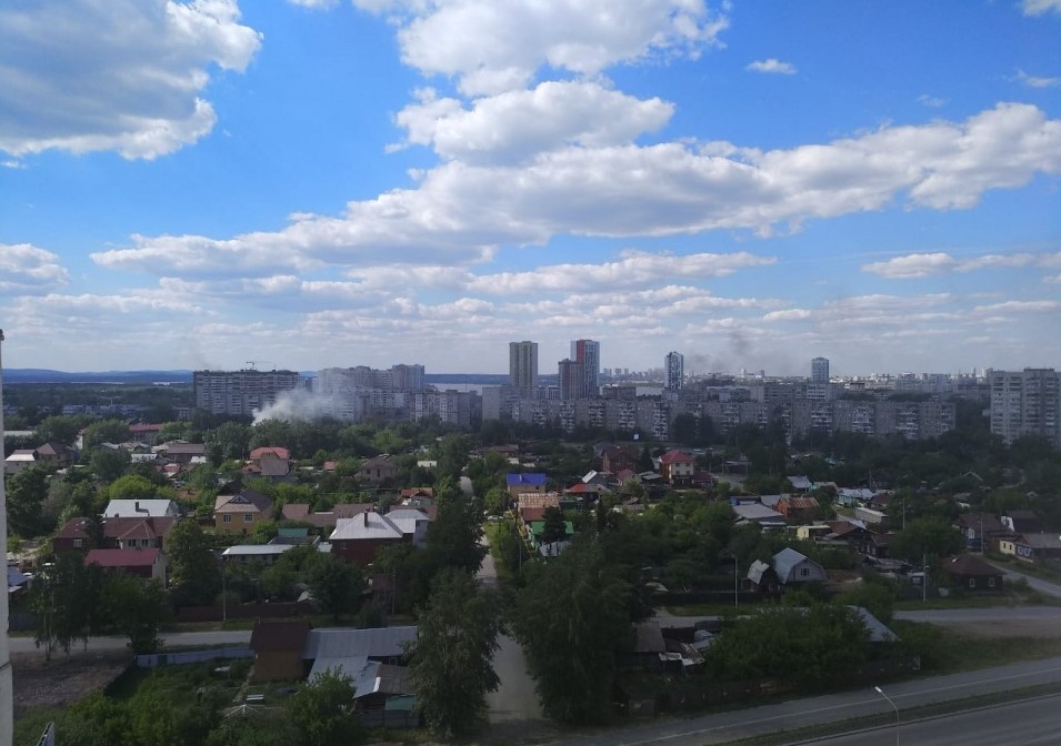 Пожар на улице Контролеров. Фото: Е1 Пожар на улице Контролеров. Фото: Е1