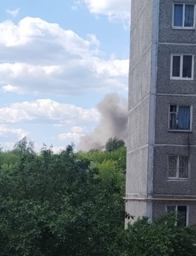 Пожар по улице Соликамской. Фото: Е1 Пожар по улице Соликамской. Фото: Е1