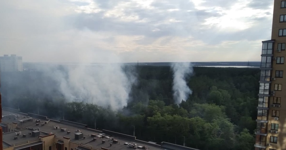 В Челябинске второй день подряд горит городской бор 1 В Челябинске второй день подряд горит городской бор 1