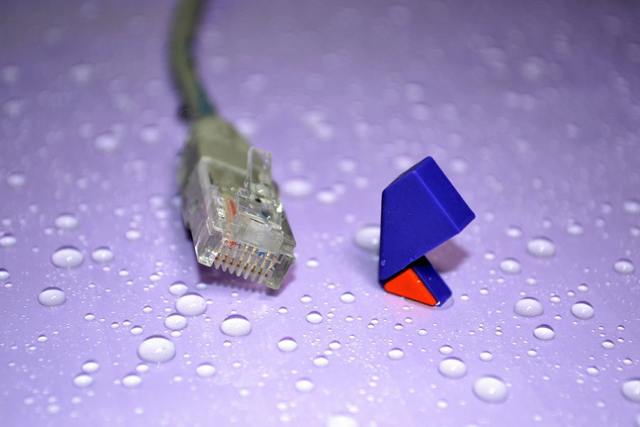 Как обезопасить компанию и ее сотрудников от типичных интернет-угроз? 2 Как обезопасить компанию и ее сотрудников от типичных интернет-угроз? 2