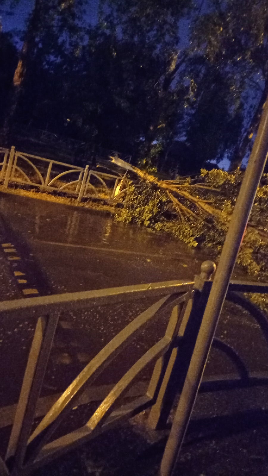 Та же ситуация в Юго-Западном микрорайоне. Та же ситуация в Юго-Западном микрорайоне.