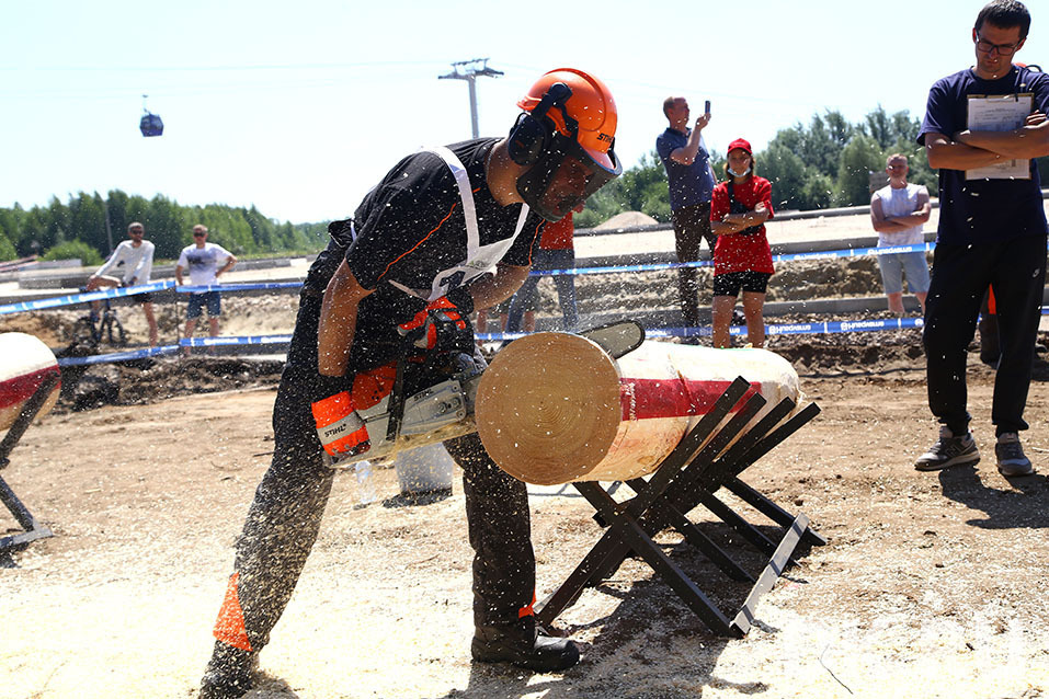 Распил по-нижегородски. Лесорубы сразились за звание самого умелого. ФОТО 2 Распил по-нижегородски. Лесорубы сразились за звание самого умелого. ФОТО 2