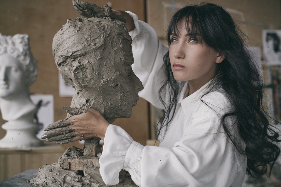 Верблюд, рыжий конь, жемчуга и глина — история одной «Визуализации»
12 Верблюд, рыжий конь, жемчуга и глина — история одной «Визуализации»
12