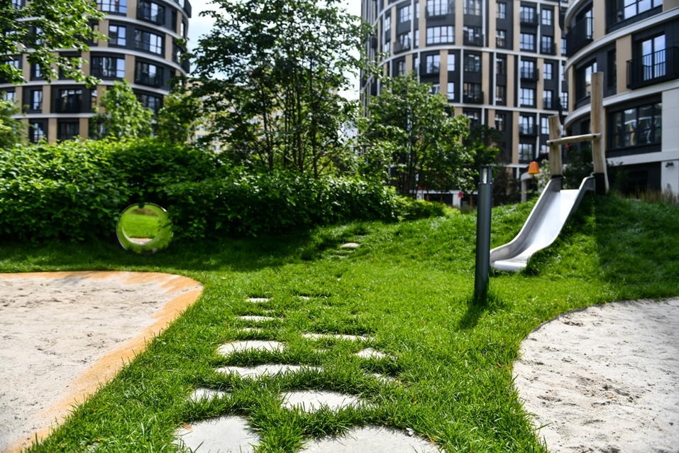 Площадка для ребят постарше: с интересными элементами Площадка для ребят постарше: с интересными элементами