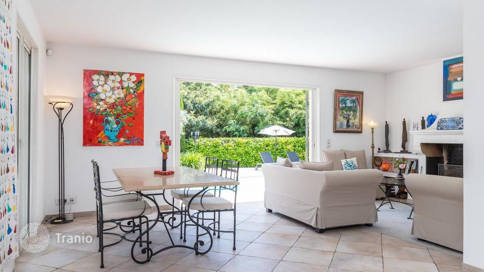 4 загородных дома Челябинска, которые стоят дороже, чем итальянская вилла 4 4 загородных дома Челябинска, которые стоят дороже, чем итальянская вилла 4