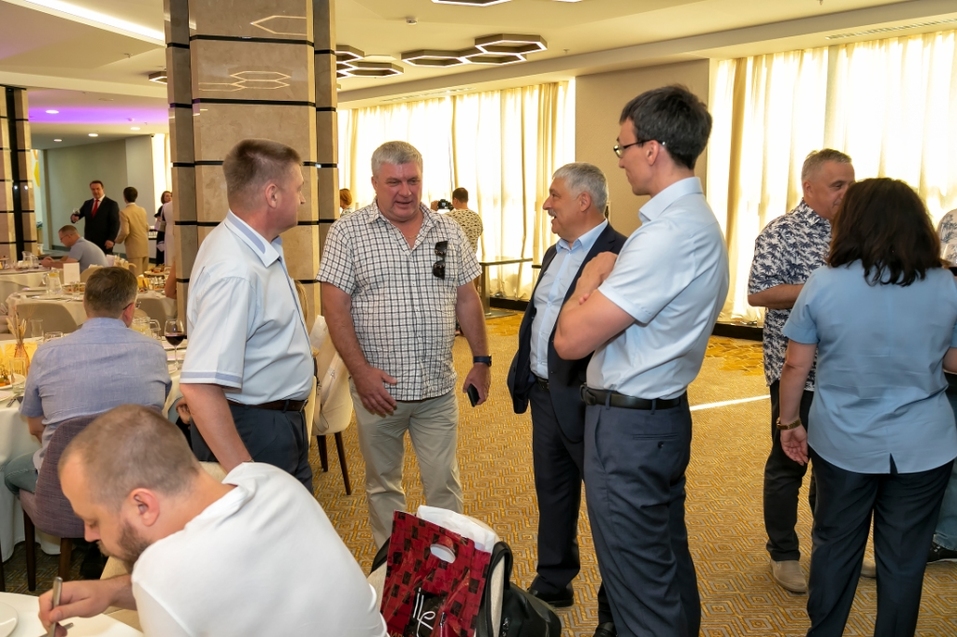 Взаимодействие поколений — эффективная концепция объединения VIP-club 7 Взаимодействие поколений — эффективная концепция объединения VIP-club 7