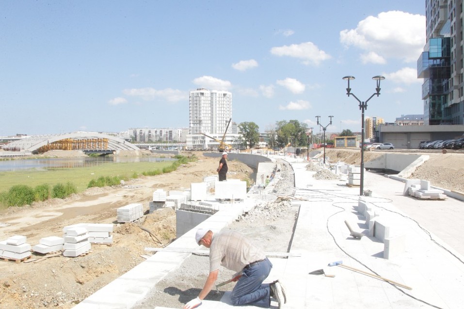 Набережную на реке Миасс обещают достроить к концу лета, хотя сроки срываются 1 Набережную на реке Миасс обещают достроить к концу лета, хотя сроки срываются 1