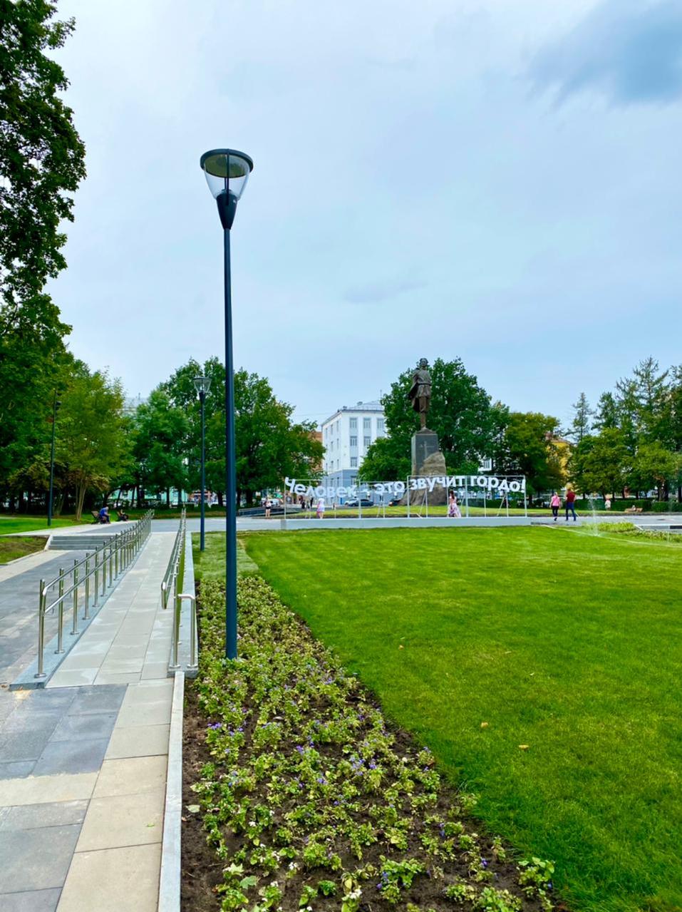 Завершили с третьего раза. Сквер на площади Горького открылся после реконструкции 1 Завершили с третьего раза. Сквер на площади Горького открылся после реконструкции 1