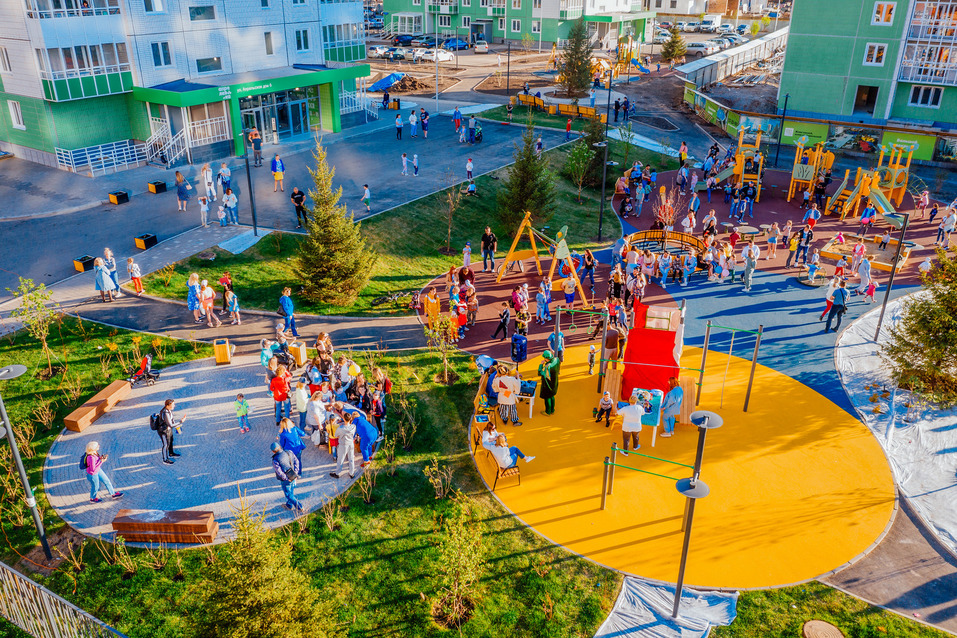 Алексей Петров: «Мы строим жилье по новым правилам»
1 Алексей Петров: «Мы строим жилье по новым правилам»
1