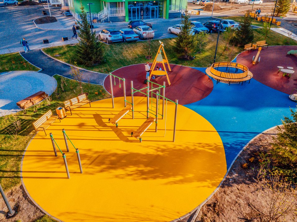 Алексей Петров: «Мы строим жилье по новым правилам»
2 Алексей Петров: «Мы строим жилье по новым правилам»
2