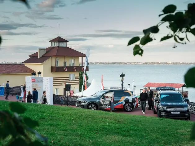 Дресс-код для летнего open-air: в каком образе идти на Business Residence-2021? 1 Дресс-код для летнего open-air: в каком образе идти на Business Residence-2021? 1