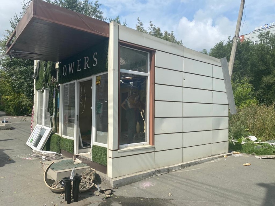 В Челябинске павильон Megaflowers сровняли с землей 1 В Челябинске павильон Megaflowers сровняли с землей 1