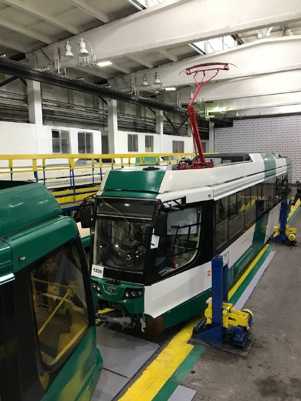 Восемь бесшумных трамваев готовят для выхода на линии Челябинска 1 Восемь бесшумных трамваев готовят для выхода на линии Челябинска 1