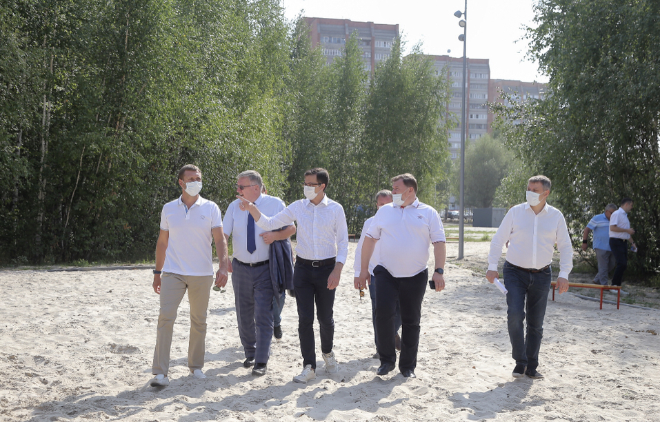 Подрядчик сорвал сроки благоустройства сквера «Красные Зори». Сквер Славы открыт вовремя 3 Подрядчик сорвал сроки благоустройства сквера «Красные Зори». Сквер Славы открыт вовремя 3