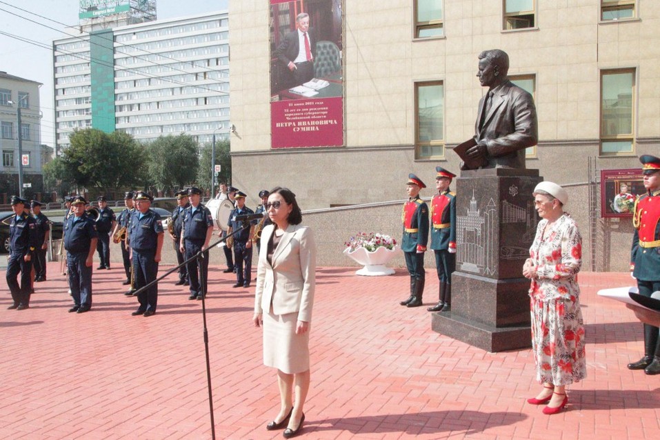Константин Струков пожертвовал 4 млн рублей на памятник Петру Сумину в Челябинске 1 Константин Струков пожертвовал 4 млн рублей на памятник Петру Сумину в Челябинске 1