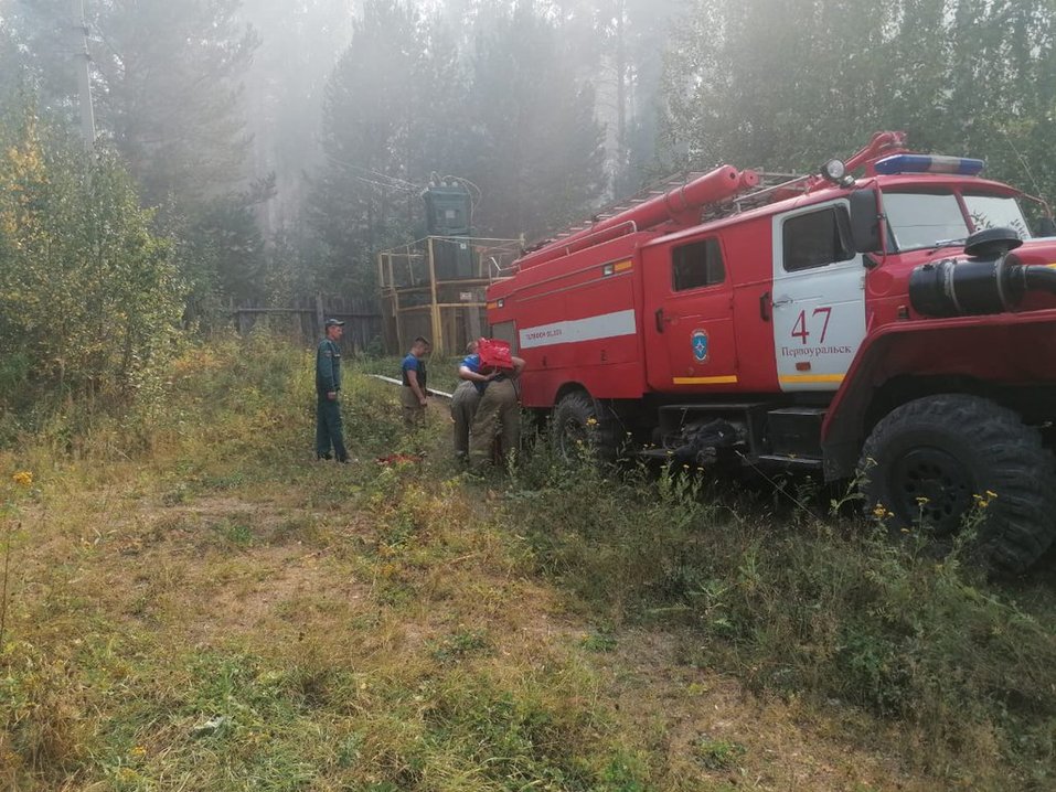 Пожары под Екатеринбургом не могут потушить несколько дней. МЧС эвакуирует садоводов 1