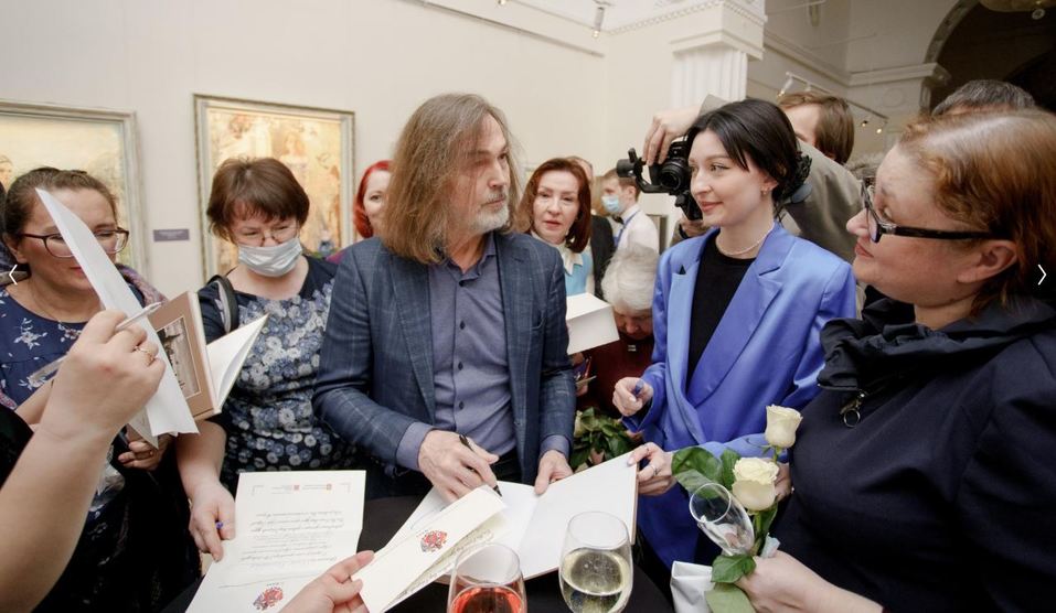 Никас Сафронов привез в Челябинск картину, купленную Константином Струковым для музея 1 Никас Сафронов привез в Челябинск картину, купленную Константином Струковым для музея 1