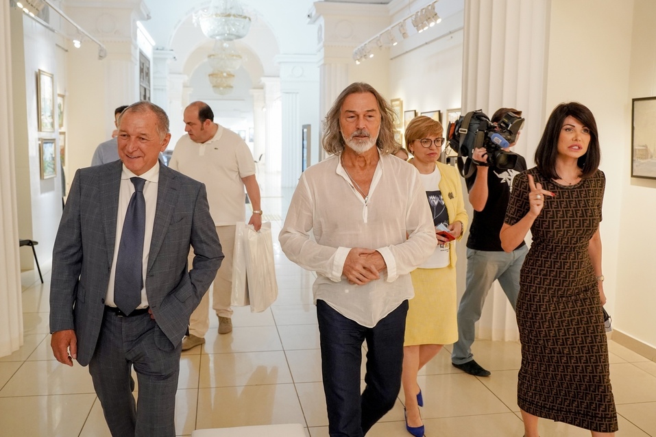 Никас Сафронов привез в Челябинск картину, купленную Константином Струковым для музея 3 Никас Сафронов привез в Челябинск картину, купленную Константином Струковым для музея 3