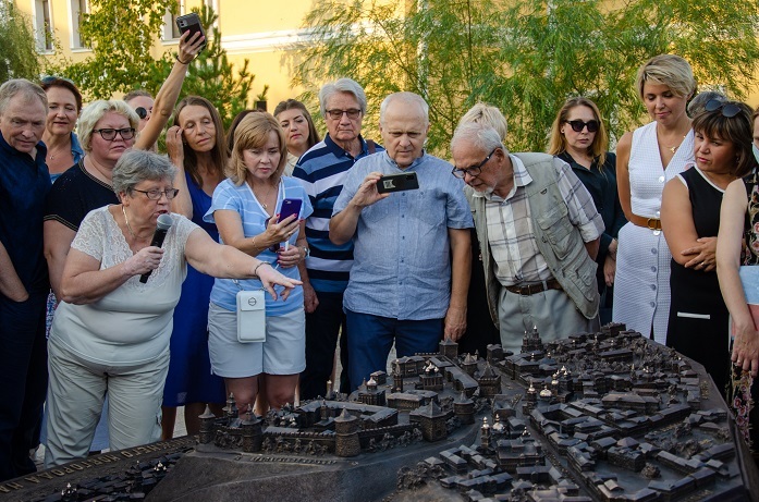 Олег Вдовин: «Надеюсь, памятник старому Нижнему в бронзе станет его визитной карточкой» 2 Олег Вдовин: «Надеюсь, памятник старому Нижнему в бронзе станет его визитной карточкой» 2