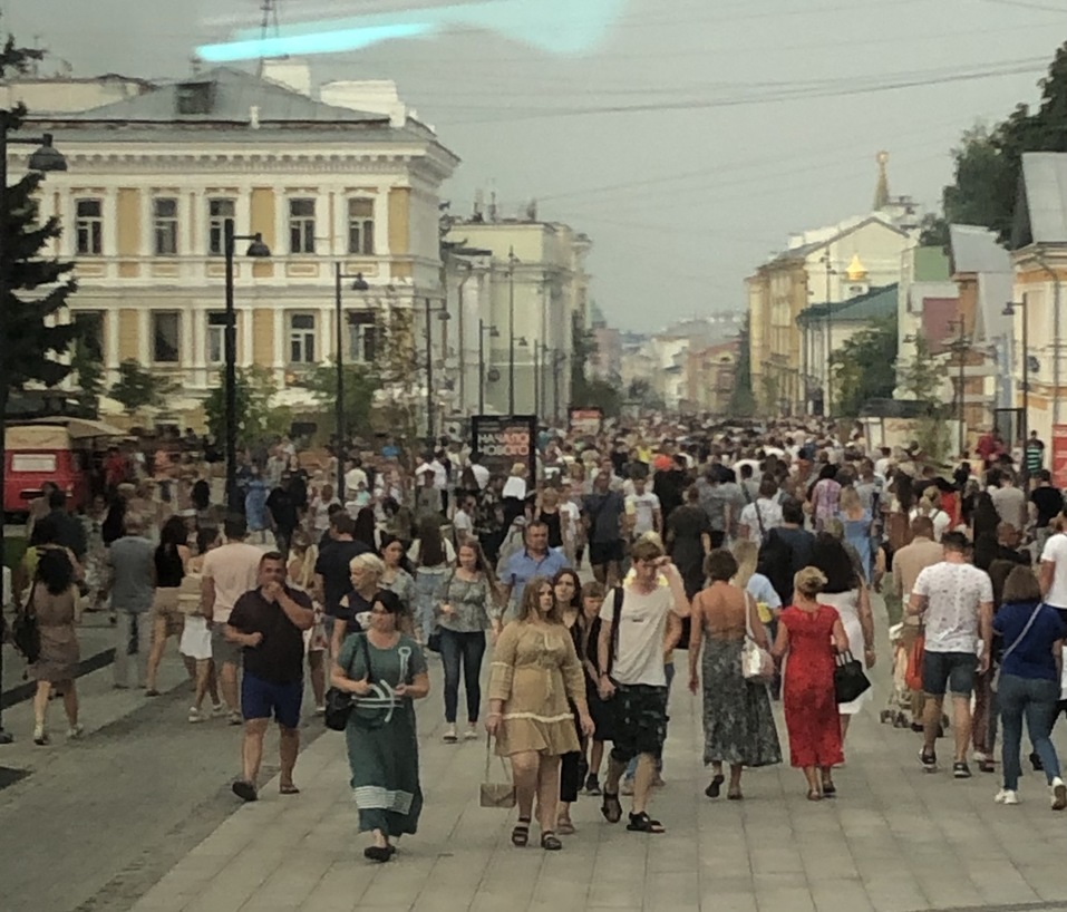 «Мы сидели в ресторане, там цемент сыпался в тарелки». Нижегородцы и гости города о юбилее 7 «Мы сидели в ресторане, там цемент сыпался в тарелки». Нижегородцы и гости города о юбилее 7