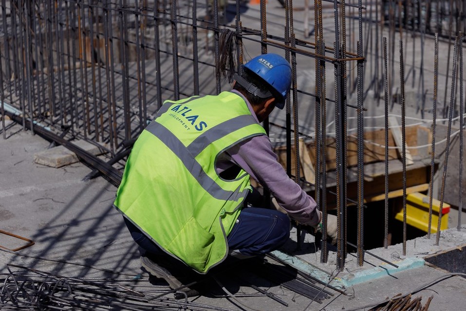«Атлас» строит «Атлас» строит