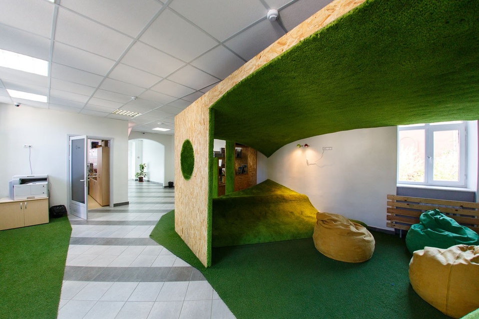 В ней есть не только учебные, но рекреационные пространства В ней есть не только учебные, но рекреационные пространства