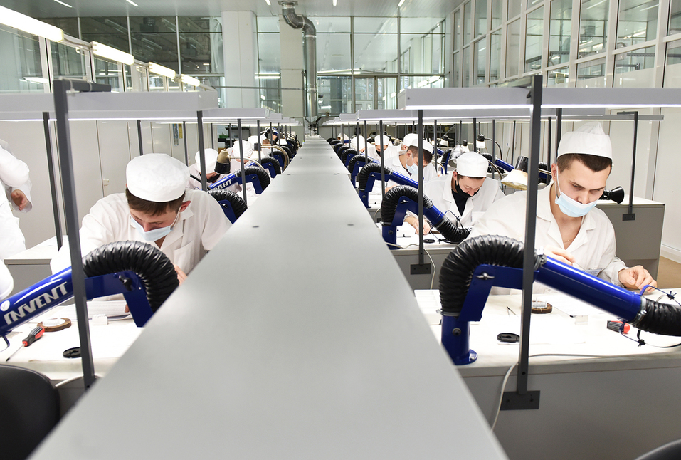 25 сентября в АО «АПЗ» прошел конкурс профессионального мастерства «Золотые руки» 1 25 сентября в АО «АПЗ» прошел конкурс профессионального мастерства «Золотые руки» 1