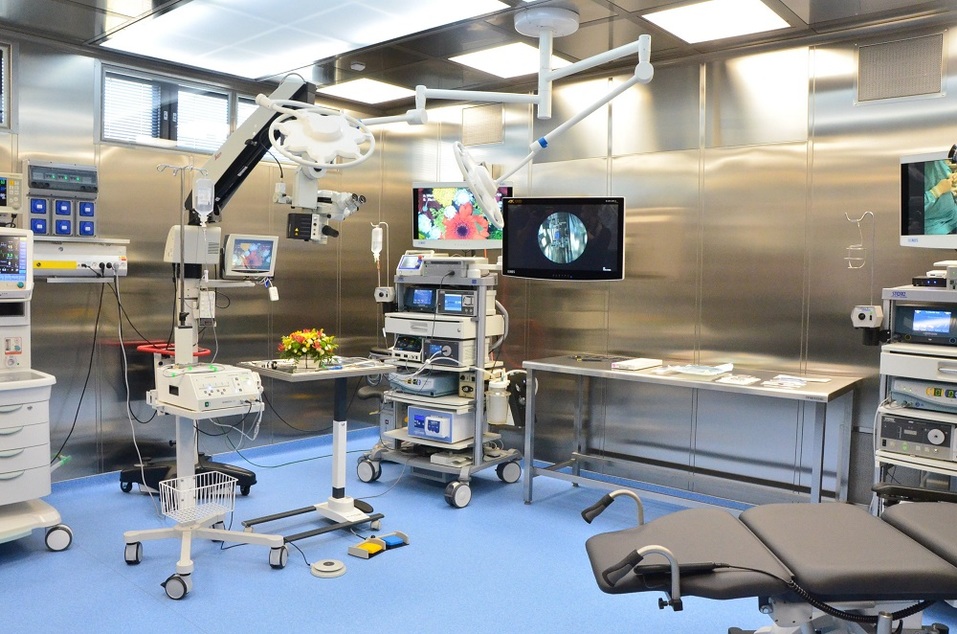 В Екатеринбурге появилась «космическая» операционная 2 В Екатеринбурге появилась «космическая» операционная 2