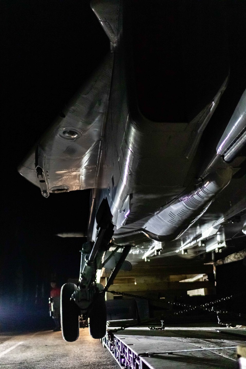 Бизнесмены-выпускники НГТУ подарили вузу самолет «СУ – 24»  5 Бизнесмены-выпускники НГТУ подарили вузу самолет «СУ – 24»  5