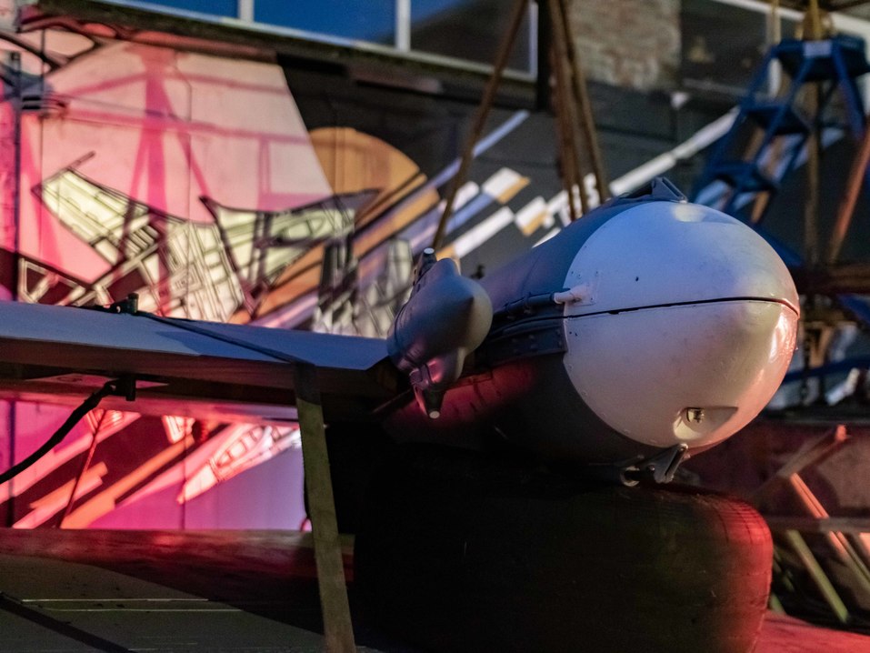 Бизнесмены-выпускники НГТУ подарили вузу самолет «СУ – 24»  12 Бизнесмены-выпускники НГТУ подарили вузу самолет «СУ – 24»  12