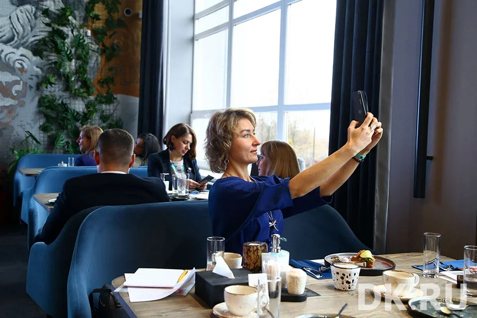 Игра в покер, движение по спринтам, поколения X, Y и Z. Самое актуальное с бизнес-завтрака 12 Игра в покер, движение по спринтам, поколения X, Y и Z. Самое актуальное с бизнес-завтрака 12