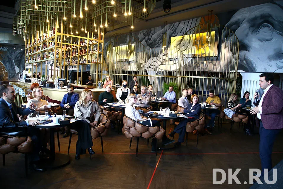 Игра в покер, движение по спринтам, поколения X, Y и Z. Самое актуальное с бизнес-завтрака 18 Игра в покер, движение по спринтам, поколения X, Y и Z. Самое актуальное с бизнес-завтрака 18