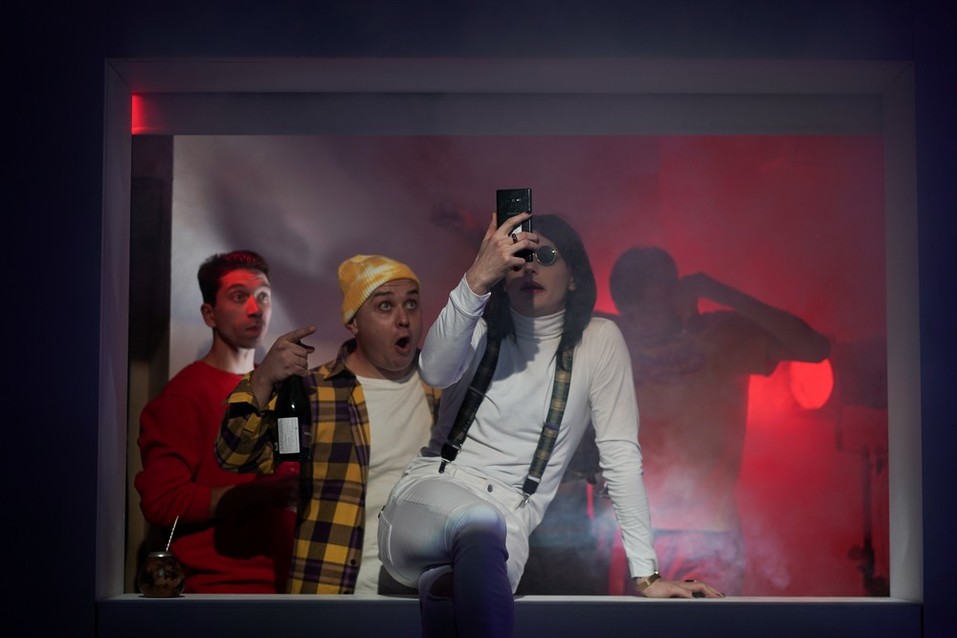 В театре Пушкина перенесли повесть Достоевского в Инстаграм 2 В театре Пушкина перенесли повесть Достоевского в Инстаграм 2