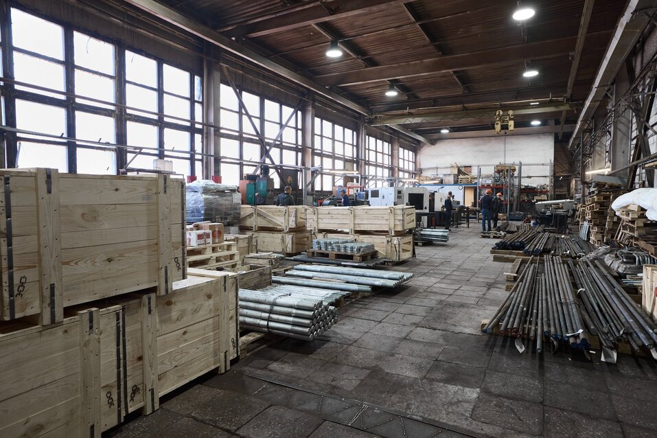 «Думали, какая-то ерунда, кому нужны эти болты в Бангладеше?! А потом позвонил консул»
2 «Думали, какая-то ерунда, кому нужны эти болты в Бангладеше?! А потом позвонил консул»
2