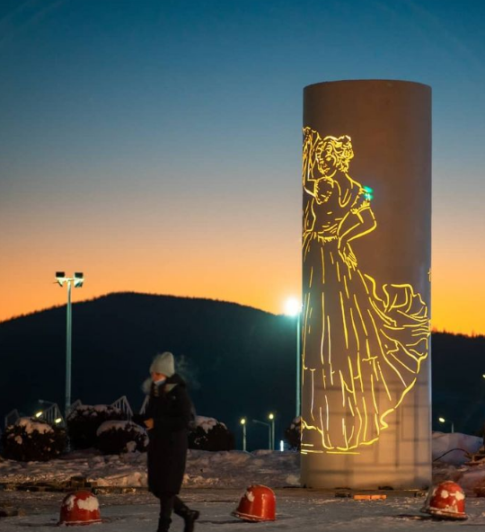 В Сатке поставили памятник Кармен 1 В Сатке поставили памятник Кармен 1