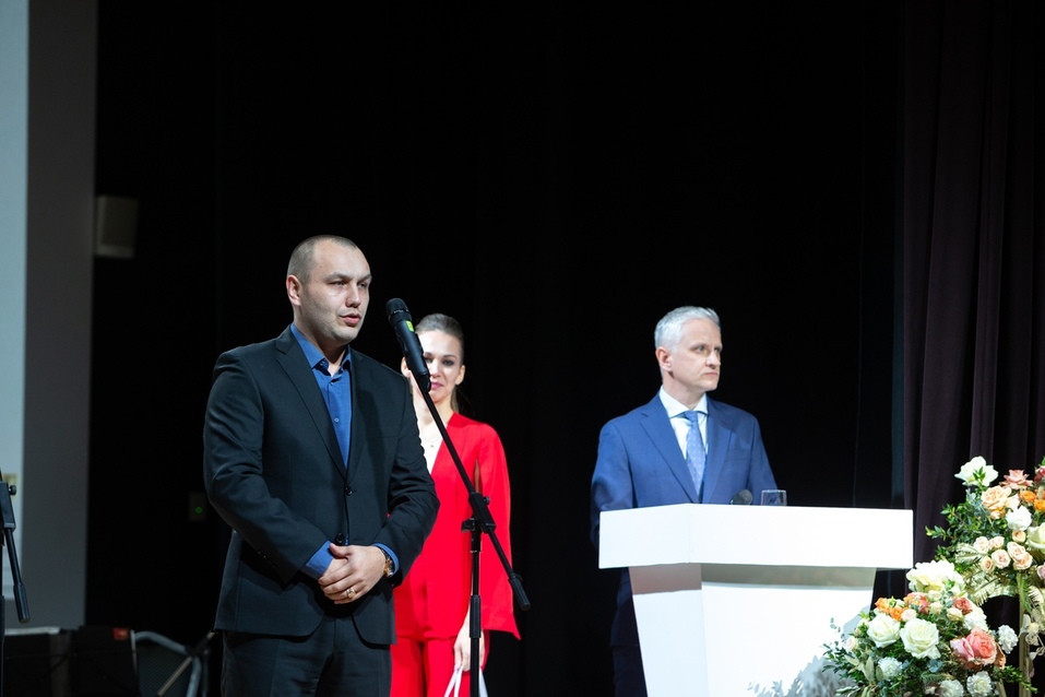 «Вместе нам все под силу, победим и пандемию». Как вручали премию «Человек года — 20/21» 17 «Вместе нам все под силу, победим и пандемию». Как вручали премию «Человек года — 20/21» 17