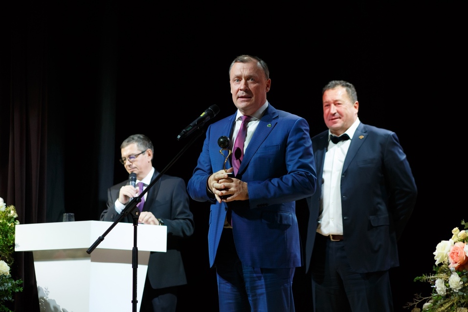 «Вместе нам все под силу, победим и пандемию». Как вручали премию «Человек года — 20/21» 37 «Вместе нам все под силу, победим и пандемию». Как вручали премию «Человек года — 20/21» 37