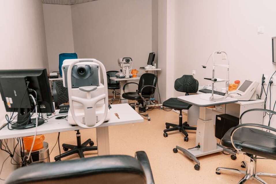 Жители регионов, как крепостные, привязаны к своим больницам. Но лечиться можно в столицах 6 Жители регионов, как крепостные, привязаны к своим больницам. Но лечиться можно в столицах 6